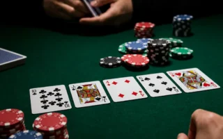 Poker: wat is het en wat houdt het precies in?
